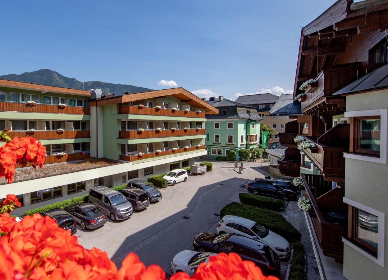 Hotel Gruener Baum Zell am See Luaran gambar