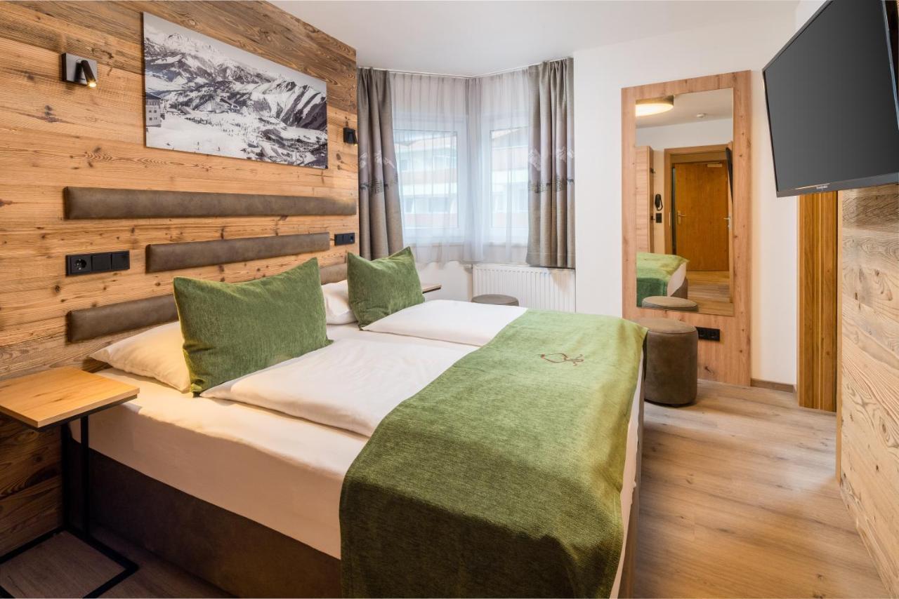Hotel Gruener Baum Zell am See Luaran gambar