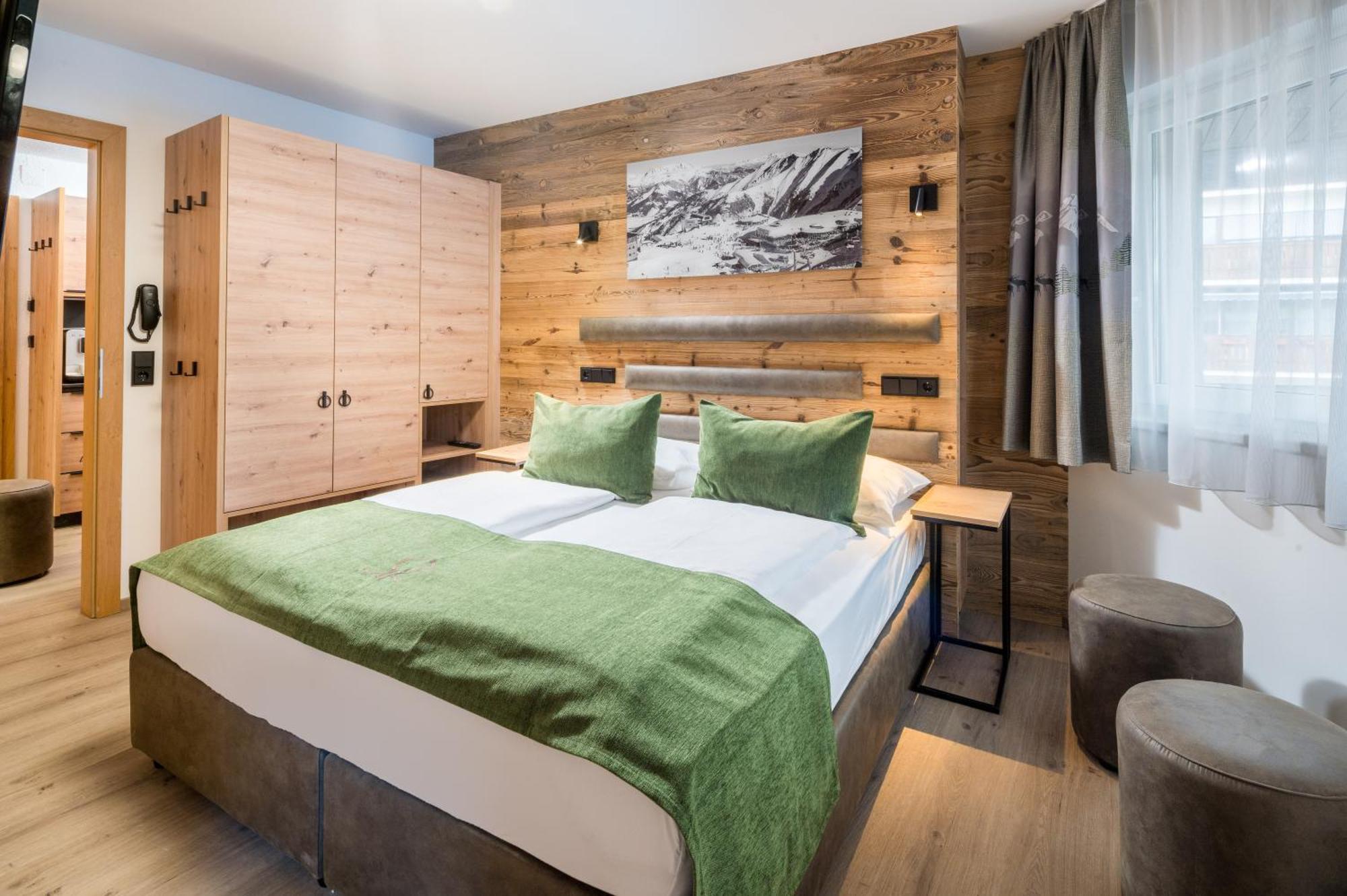 Hotel Gruener Baum Zell am See Luaran gambar