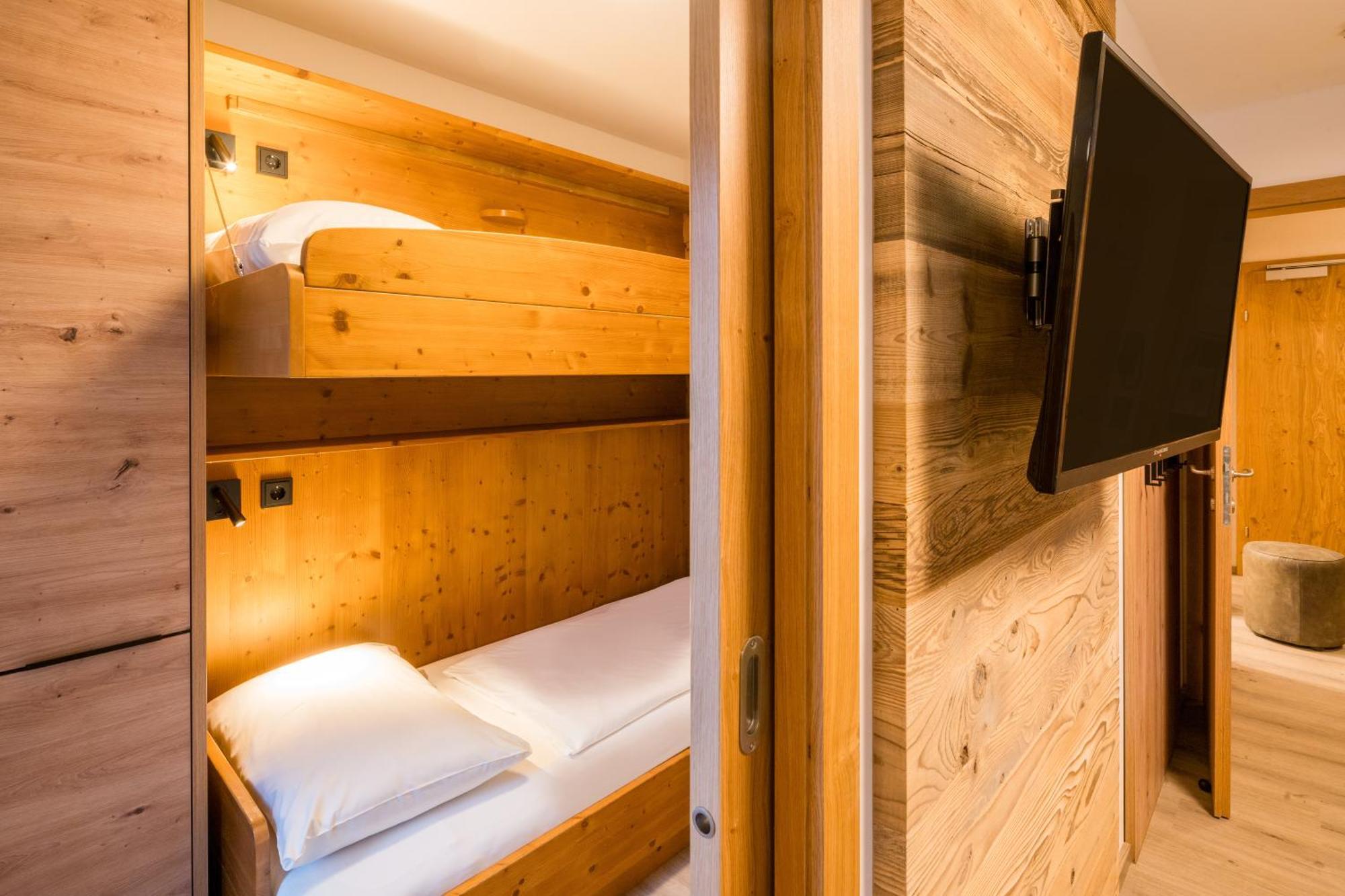 Hotel Gruener Baum Zell am See Luaran gambar