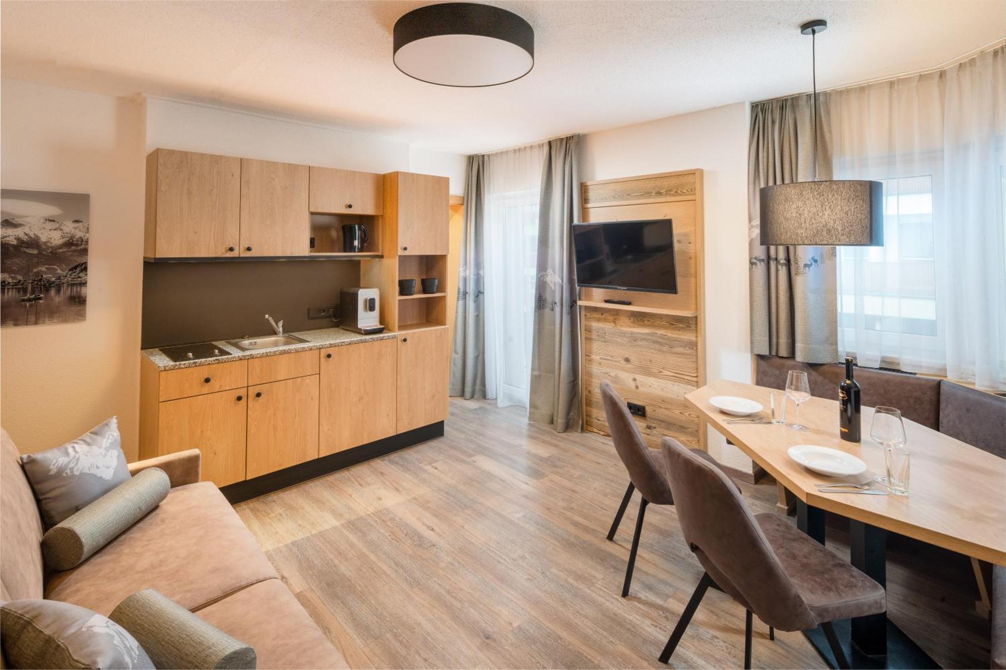 Hotel Gruener Baum Zell am See Luaran gambar