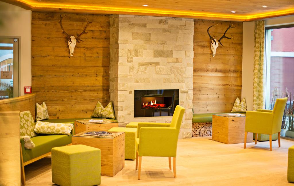 Hotel Gruener Baum Zell am See Luaran gambar