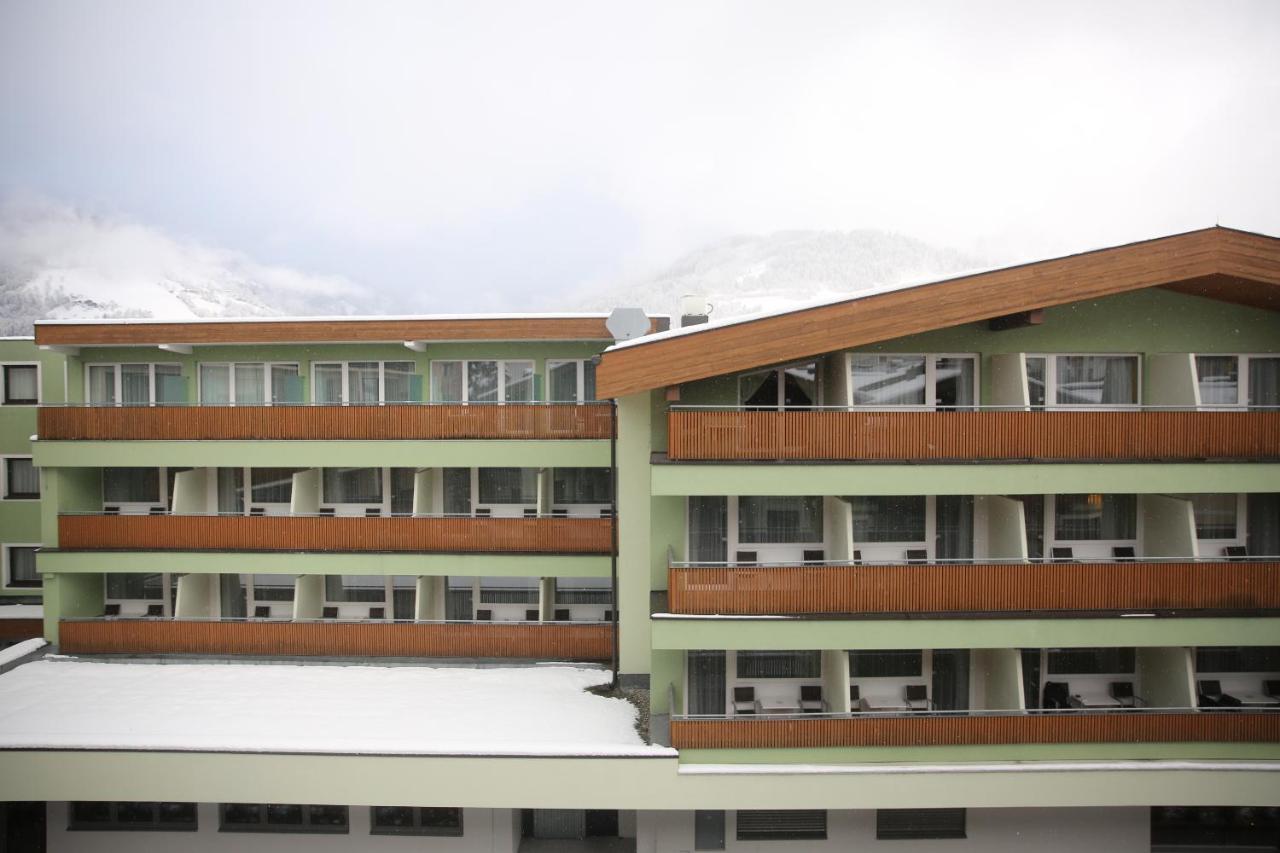 Hotel Gruener Baum Zell am See Luaran gambar
